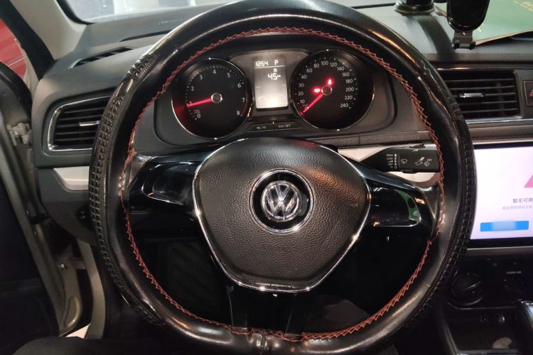 Used Volkswagen Lavida 2015 230TSI DSG Comfort Edition
