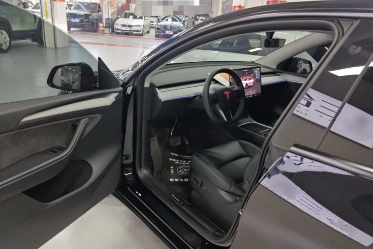 Used Tesla Model Y 2023 Rear-Wheel-Drive Version