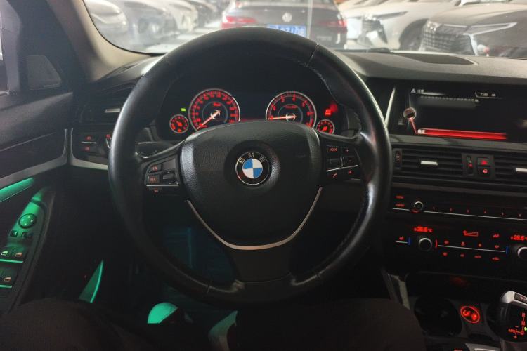 Used BMW 5 Series 2014 525Li Luxury Design Package
