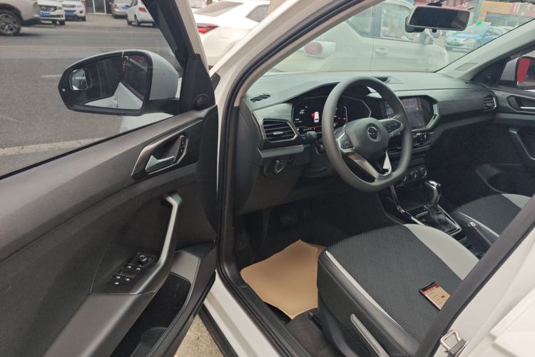 Used Volkswagen Tacqua 2020 1.5L Automatic Yue
