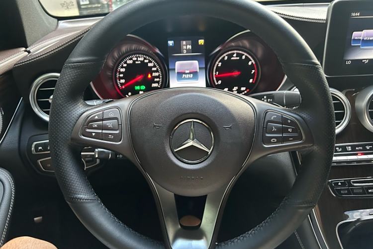 Used Mercedes-Benz GLC 2017 GLC 260 4MATIC Luxury Model
