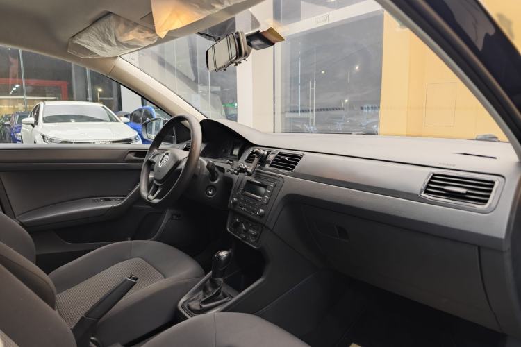 Used Volkswagen Santana 2016 1.6L Automatic Fashion Edition
