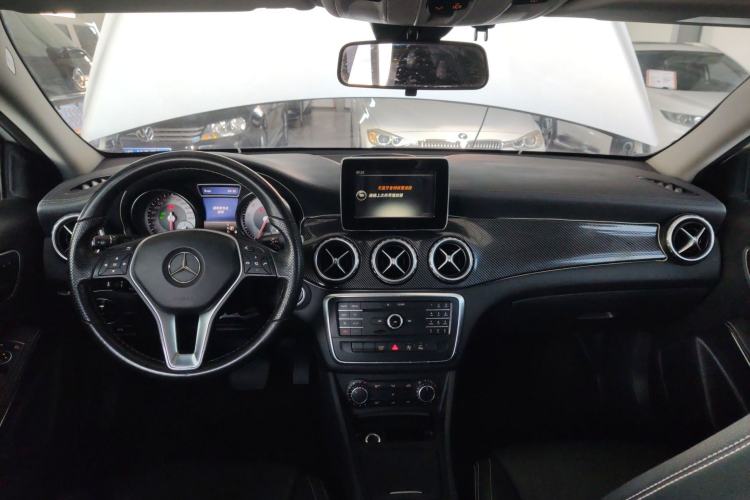 Used Mercedes-Benz GLA 2016 GLA 200 Fashion Model
