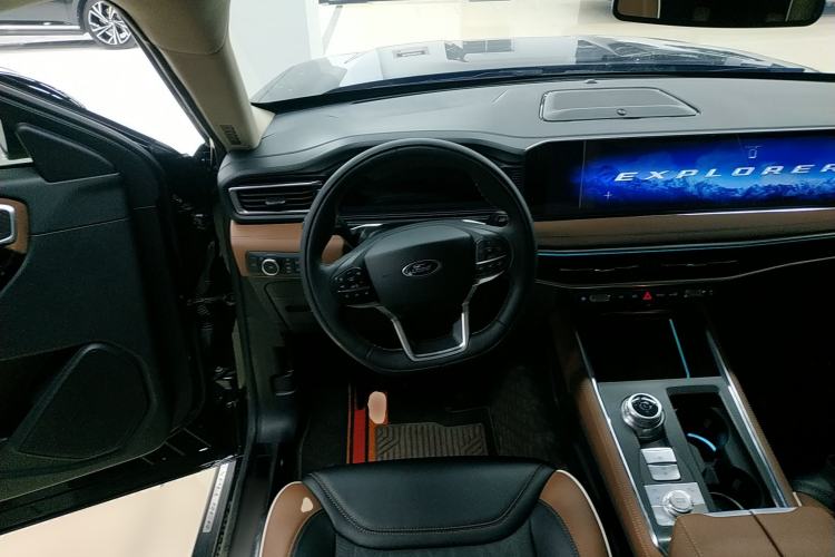 Used Ford Explorer 2023 EcoBoost 285 Four-Wheel Drive Titanium Edition 6 Seats
