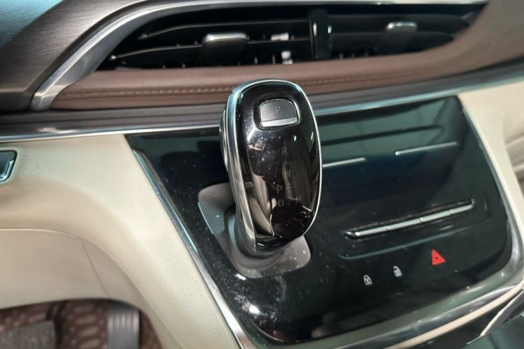 Used Buick GL8 2021 Land Cruiser Executive Class 652T Luxury Model
