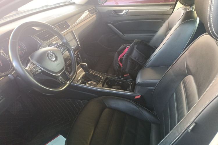 Used Volkswagen Passat 2017 330TSI DSG Luxury Edition
