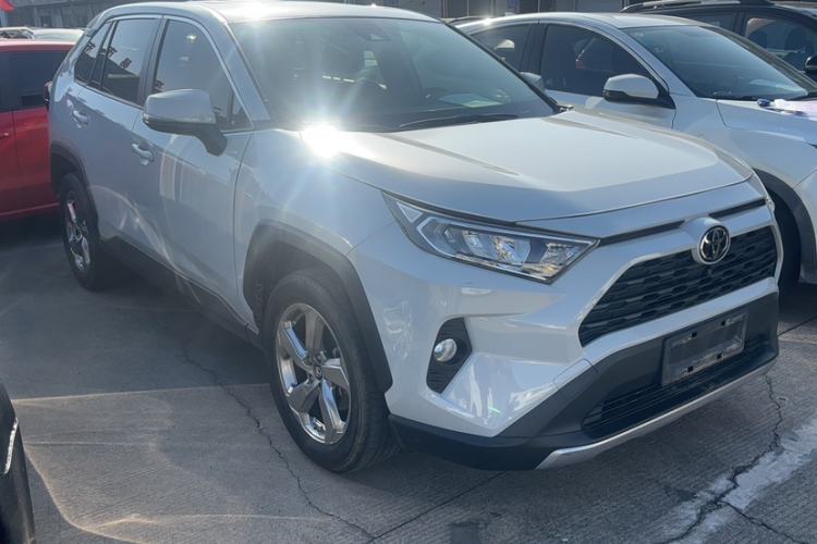 Used Toyota RAV4 2022 2.0L CVT Two-Wheel Drive Fashion Edition