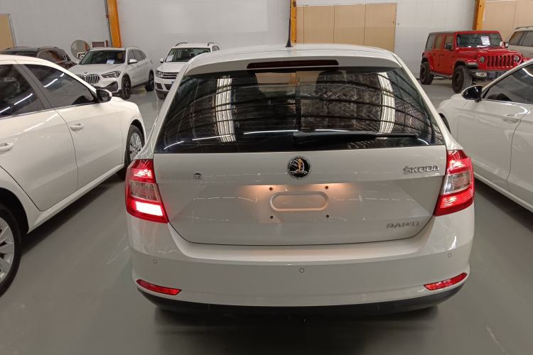 Used Skoda Rapid Spaceback 2014 1.6L Automatic Enjoyment Edition