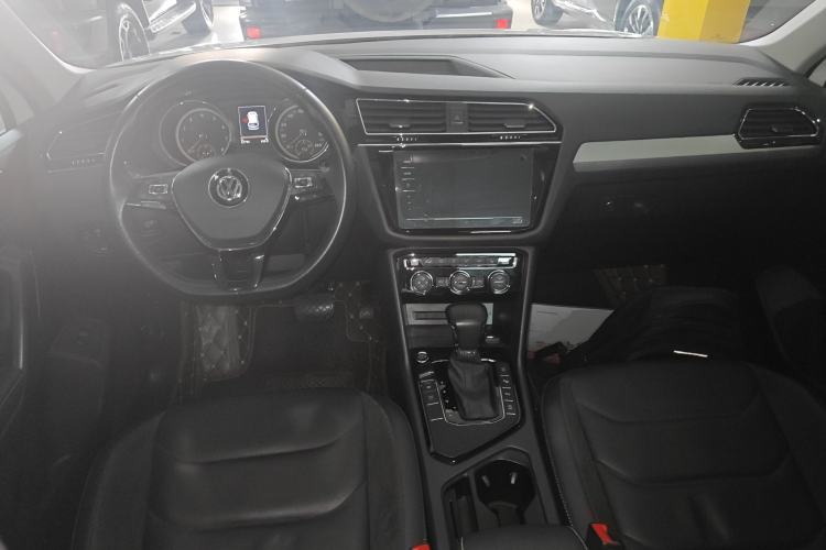 Used Volkswagen Tiguan L 2019 Revised 330TSI Automatic Two-Wheel Drive Smart & Luxury Edition China VI Standard
