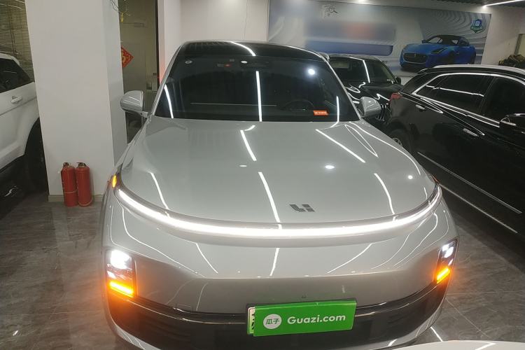 Used Li Auto L8 2023 Pro Model
