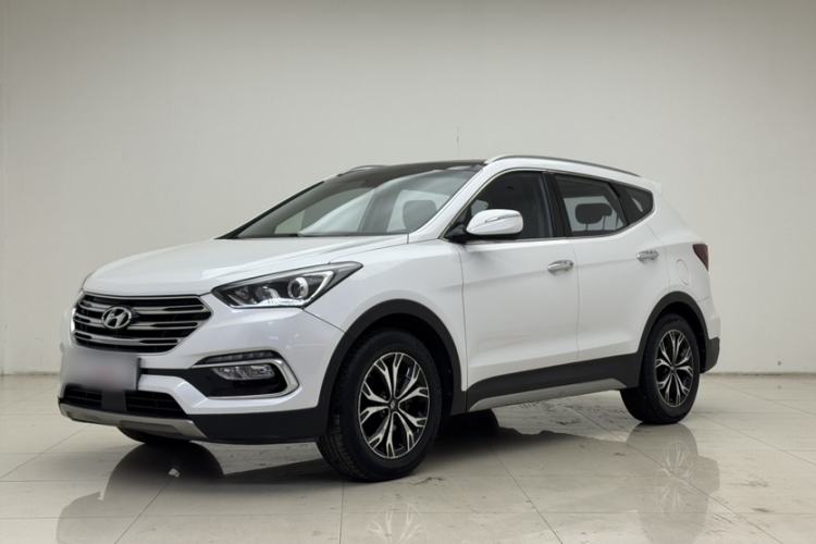 Used Hyundai Santa Fe 2017 2.4L Automatic Two-Wheel Drive Smart Version 5 Seats