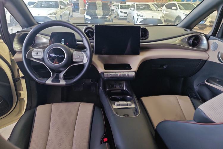 Used BYD Dolphin 2023 420 km Fashion Edition
