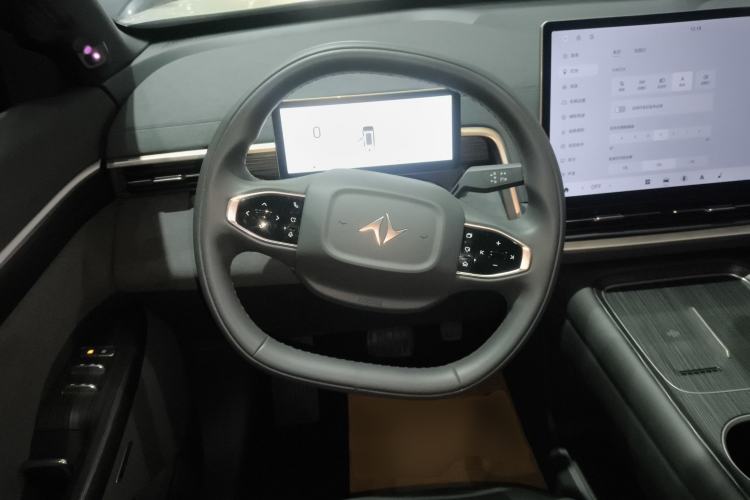 Used  eπ008 2024 210Max Range-Extended Version 6 Seats
