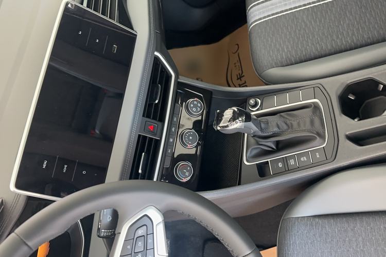 Used Volkswagen Sagitar 2025 300TSI DSG Flyover Edition
