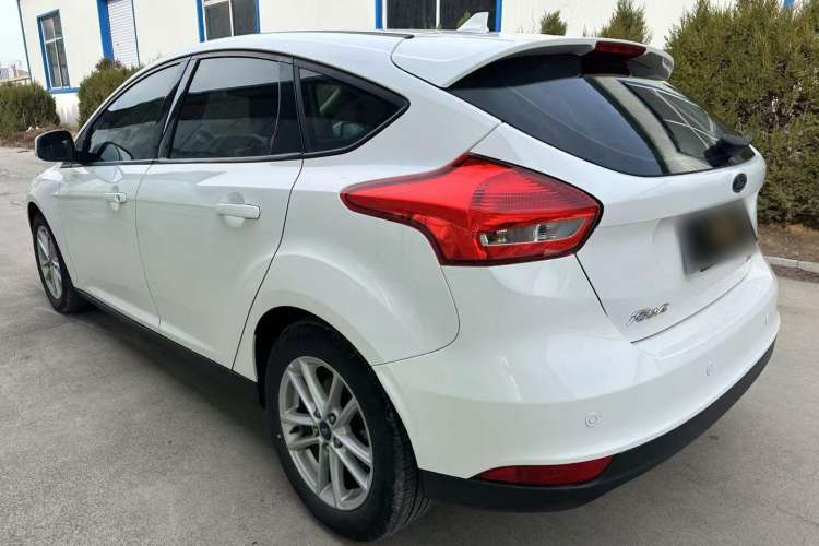 Used Ford Focus 2018 Hatchback Classic 1.6L Automatic Trendy SmartDrive Edition
