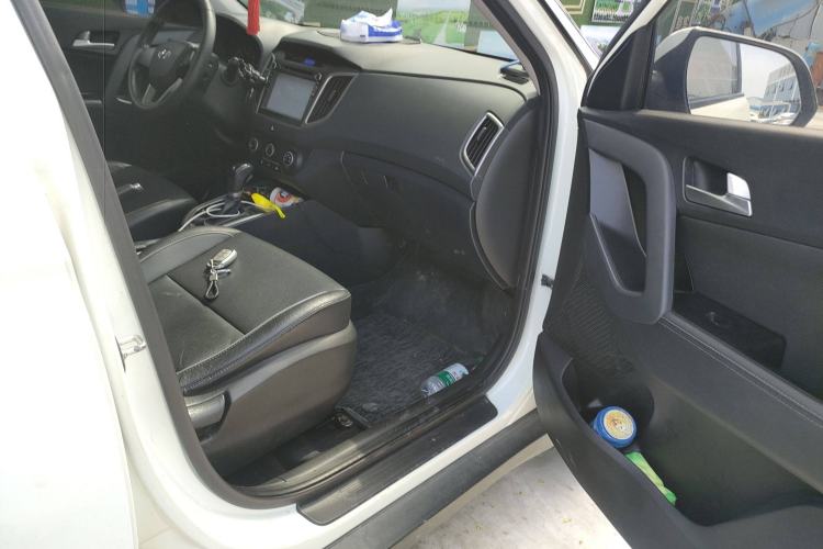 Used Hyundai ix25 2015 1.6L Automatic Two-Wheel Drive Fashionable GS Model
