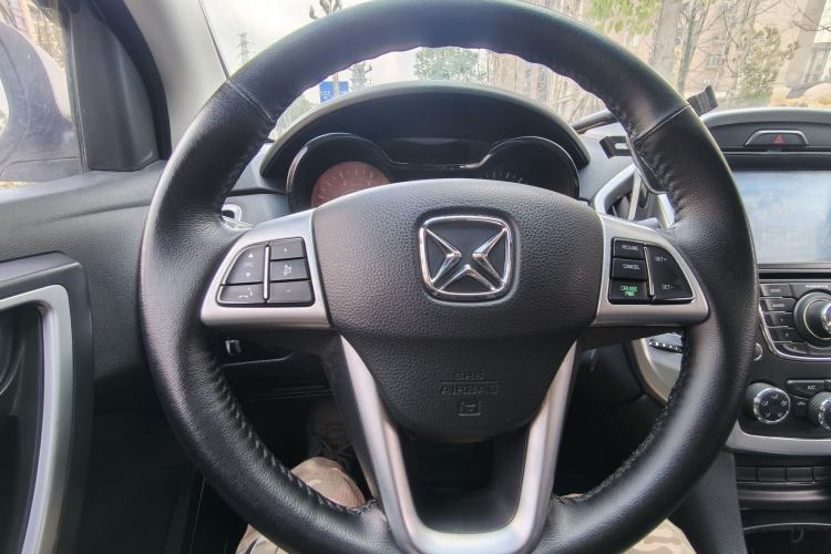 Used JMC Yusheng S350 2013 2.4T Manual Two-Wheel Drive Diesel Luxury 7-Seater
