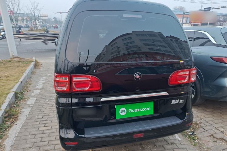 Used FORTHING Lingzhi 2023 M5L 1.6L Base Model 7 Seats