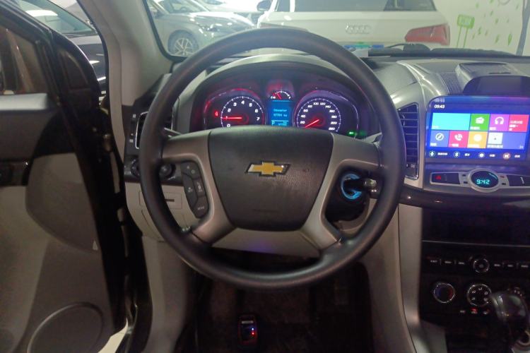 Used Chevrolet Captiva 2015 2.4L Two-Wheel Drive Urban Version 5 Seats
