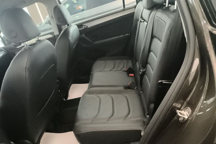 Used Volkswagen Tiguan L 2019 330TSI Automatic Two-Wheel Drive Smart Luxury Version China V Emission Standard
