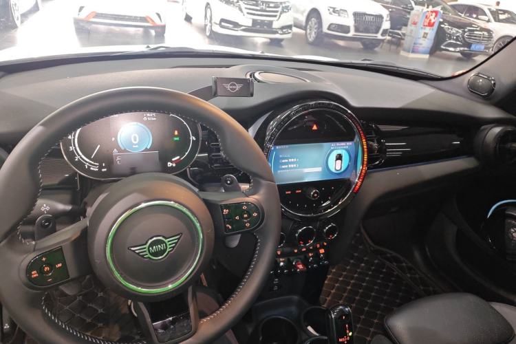 Used  MINI 2023 Facelift 2.0T COOPER S Artist Five-Door Edition
