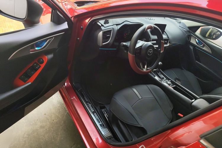 Used Mazda Mazda 3 Axela 2017 Sedan 1.5L Automatic Luxury Model China VI Standard