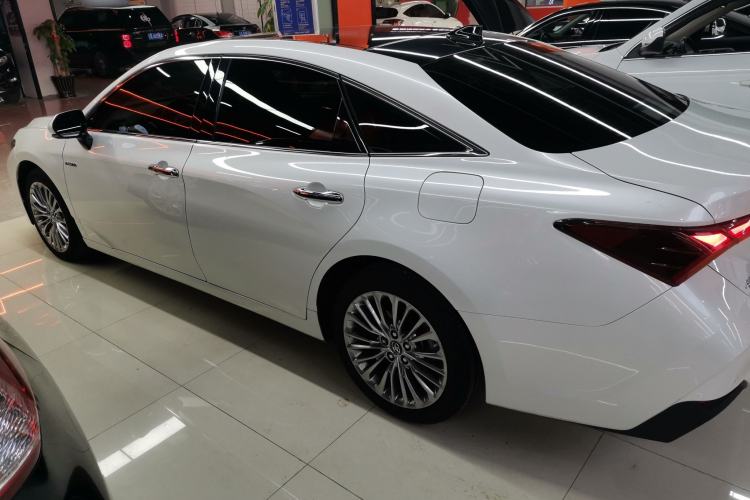 Used Toyota Avalon 2019 Dual-Engine 2.5L XLE Prestige Version China VI Standard