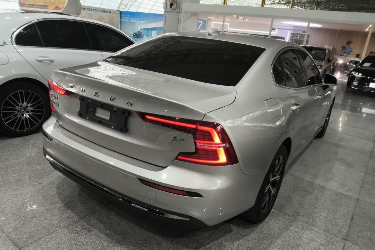 Used Volvo S60 2024 B4 Zhiyi Luxury Edition
