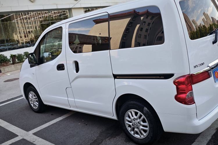 Used Nissan NV200 2016 Revised Version 1.6L Manual Luxury Edition
