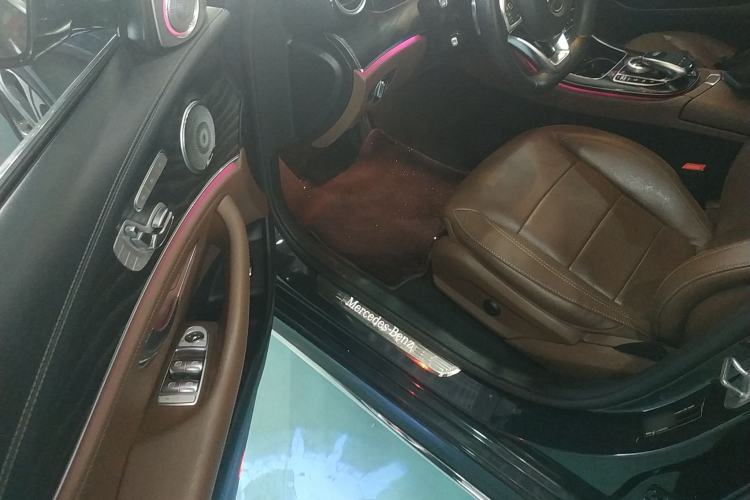 Used Mercedes-Benz E-Class 2016 E 300 L Sporty and Stylish Model
