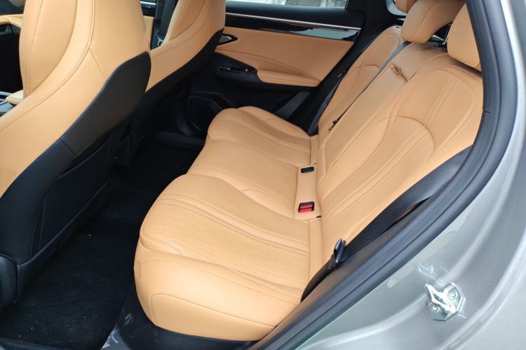 Used  L7 2023 1.5T 115 km Starship
