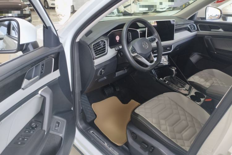 Used Volkswagen Tayron 2023 300TSI Two-Wheel-Drive Luxury Plus Advanced Edition
