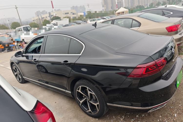 Used Volkswagen Magotan 2023 2 Million Units Limited Edition 330TSI DSG Leading Version
