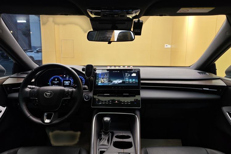 Used Toyota Avalon 2024 Dual-Motor 2.0L Luxury Edition