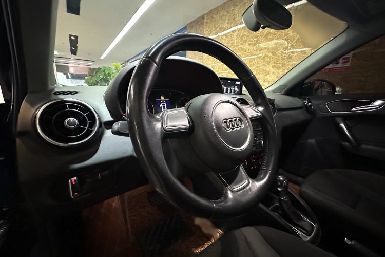 Used Audi A1 2016 30 TFSI Sportback Design Fashion Edition
