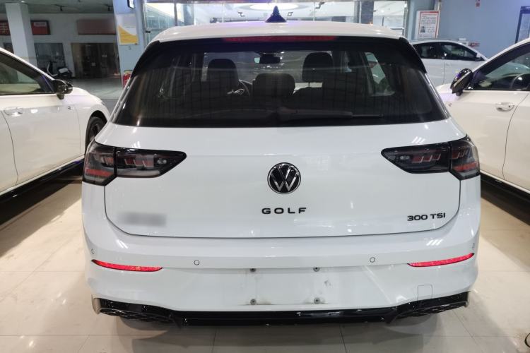 Used Volkswagen Golf 2025 300TSI R-Line
