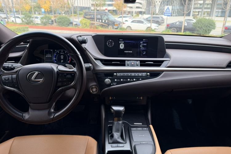 Used Lexus ES 2020 200 Excellence Edition
