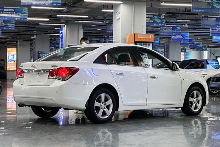 Used Chevrolet Cruze 2013 1.8L SE AT
