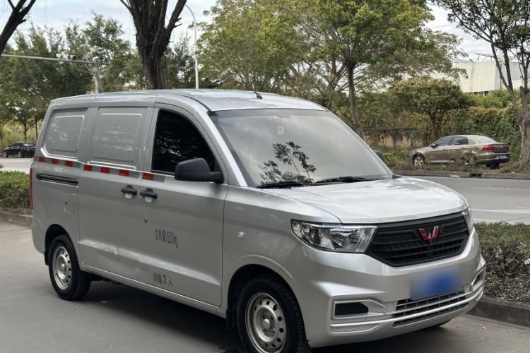 Used Wuling Hongguang V 2022 1.5L Jingqu Edition Enclosed-Window Vehicle with Electric Power Steering LAR
