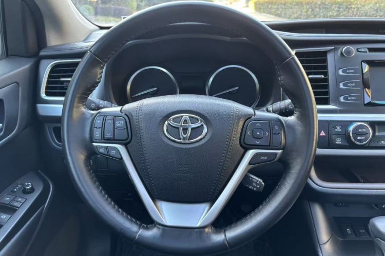 Used Toyota Highlander 2017 2.0T Four-Wheel Drive Luxury Edition 7 Seats