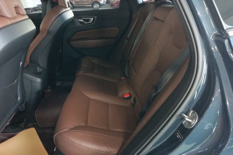 Used Volvo XC60 2023 B5 4x4 Smart Luxury Edition