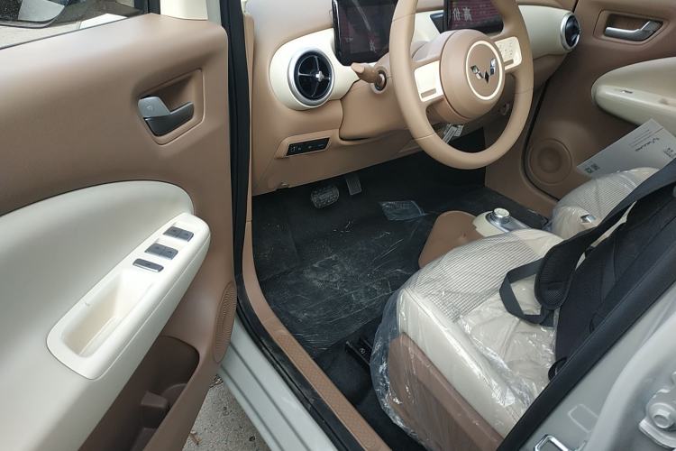 Used Wuling Hongguang MINIEV 2025 Four-Door Version Advanced Edition
