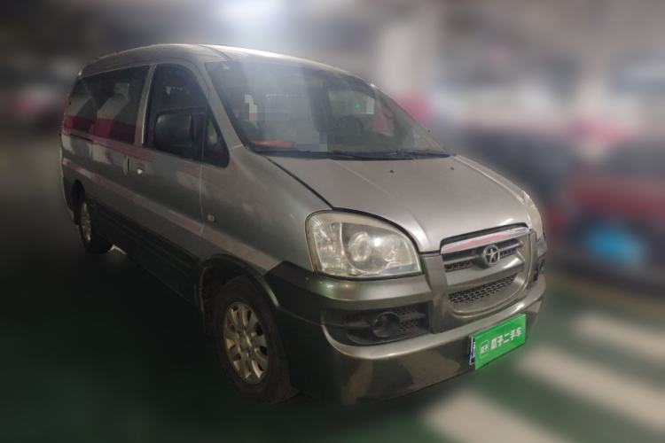 Used  Refine 2011 2.0L Government Procurement Version Manual Luxury Trim
