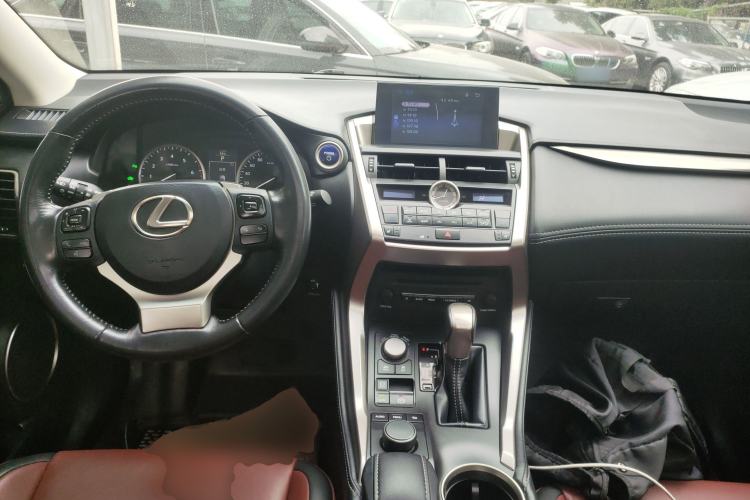 Used Lexus NX 2015 300h Front-Drive Fēngshàng Edition
