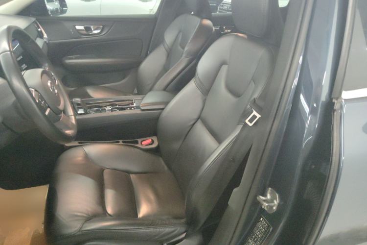 Used Volvo S60 2022 B4 Zhiyi Luxury Edition