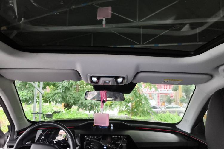 Used Oshan Z6 2022 Blue Whale 1.5T DCT Smart Navigation Model
