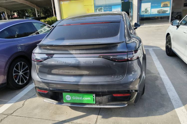 Used Hima Luxeed R7 2025 Range-Extended Version 251 km Max
