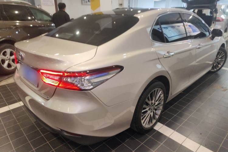 Used Toyota Camry 2019 Dual-Engine 2.5 HG Luxury Edition China VI Standard