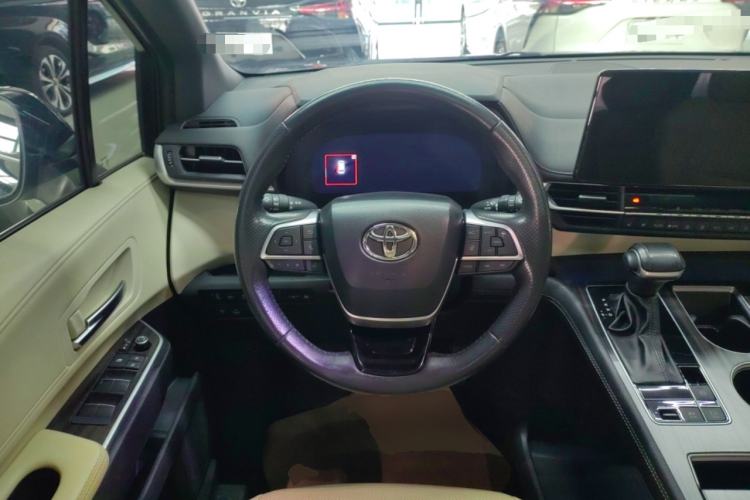 Used Toyota Sienna 2021 2.5L Hybrid Ultimate Edition