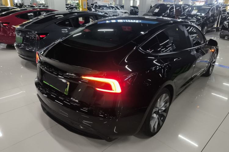 Used Tesla Model 3 2023 Long-Range All-Wheel-Drive Version
